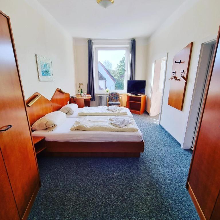 See Schlosshotel Am Kellersee Eutin Exterior foto